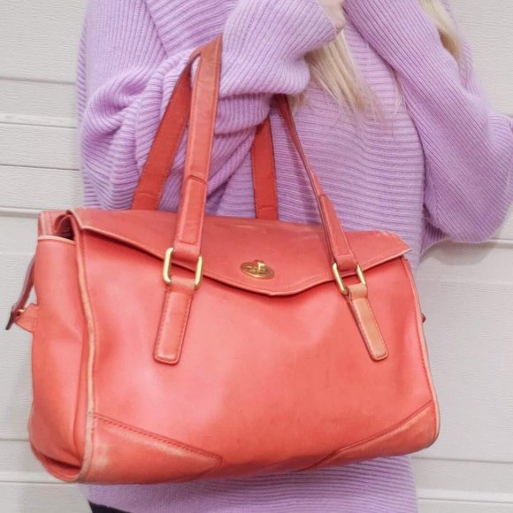 Marc Jacobs Handbags - Vintage Distressed Coral Marc Jacobs Handbag